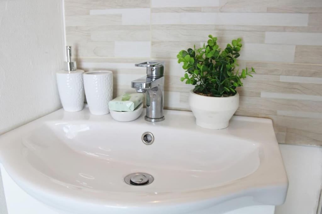 Casa Romeo Vinitaly - Free Parking - Wifi Apartment Verona Luaran gambar
