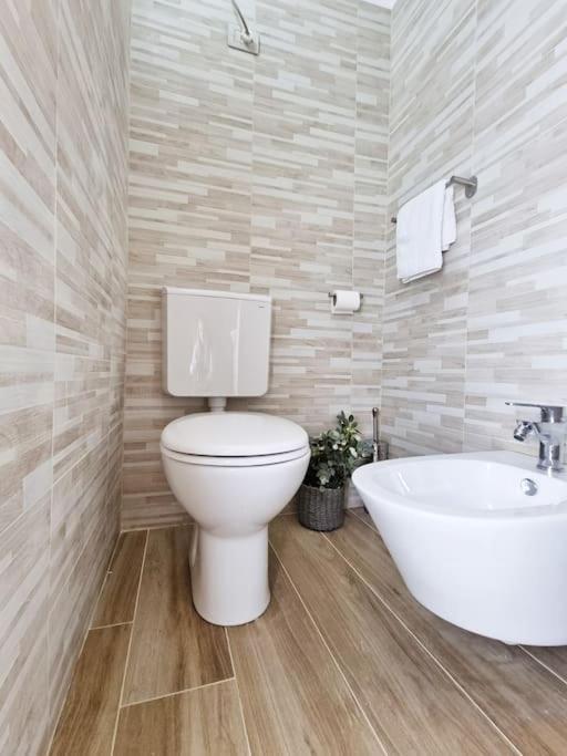 Casa Romeo Vinitaly - Free Parking - Wifi Apartment Verona Luaran gambar